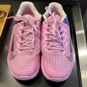 Nike Metcon. Womens 8.5. Like new.